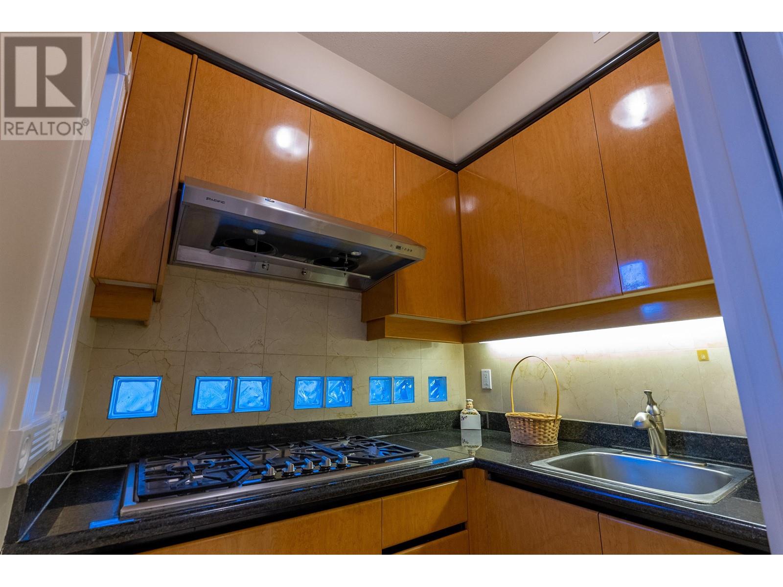 2168 W 18th Avenue, Vancouver, British Columbia  V6L 1A4 - Photo 13 - R2987217