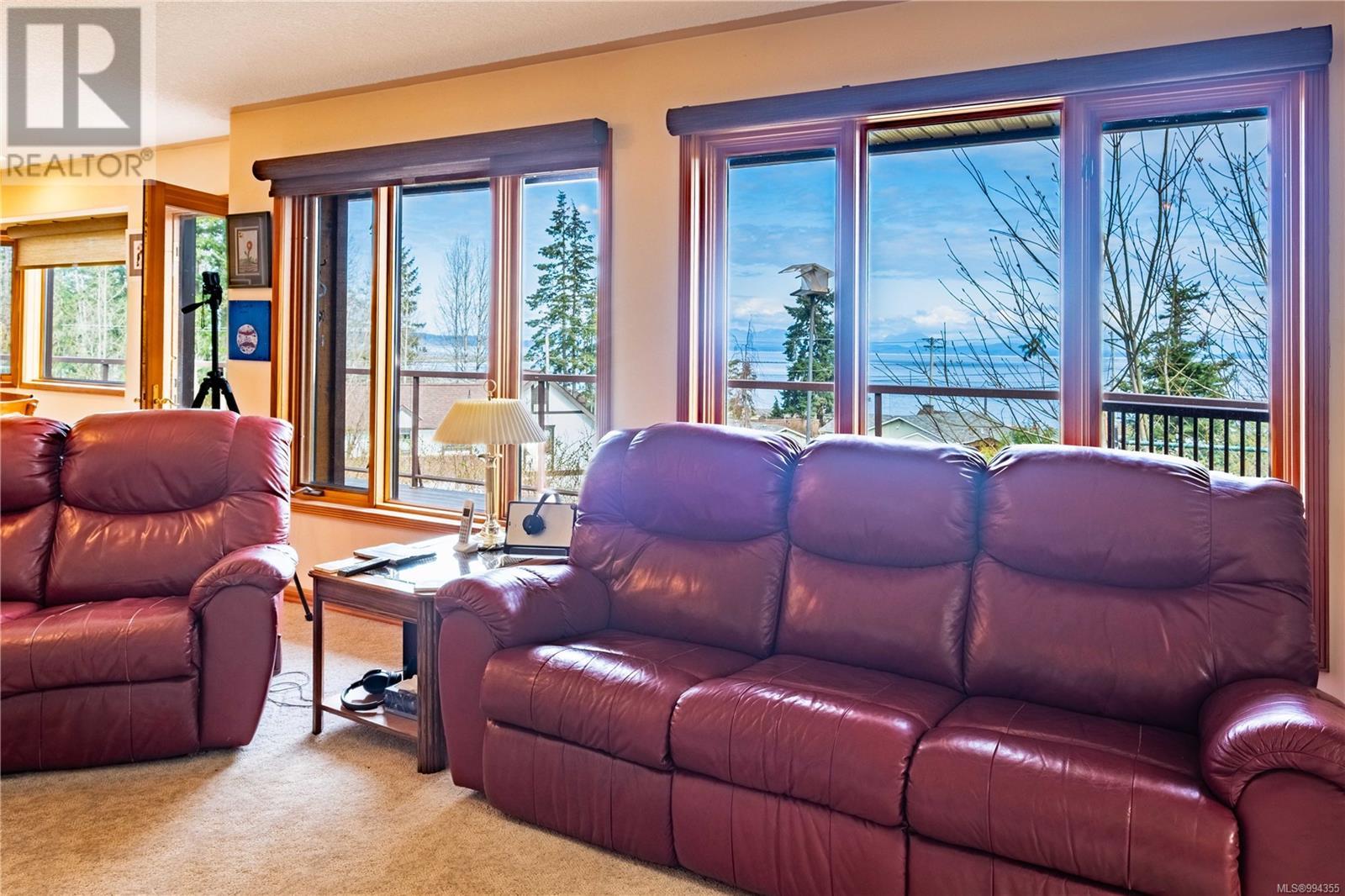 Property at 3882 Wavecrest Rd image 4
