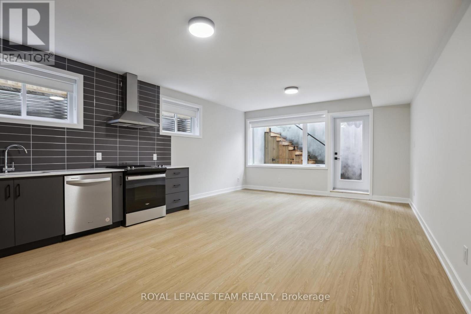 1 - 47 Grosvenor Avenue, Ottawa, Ontario  K1S 4S1 - Photo 4 - X12067867