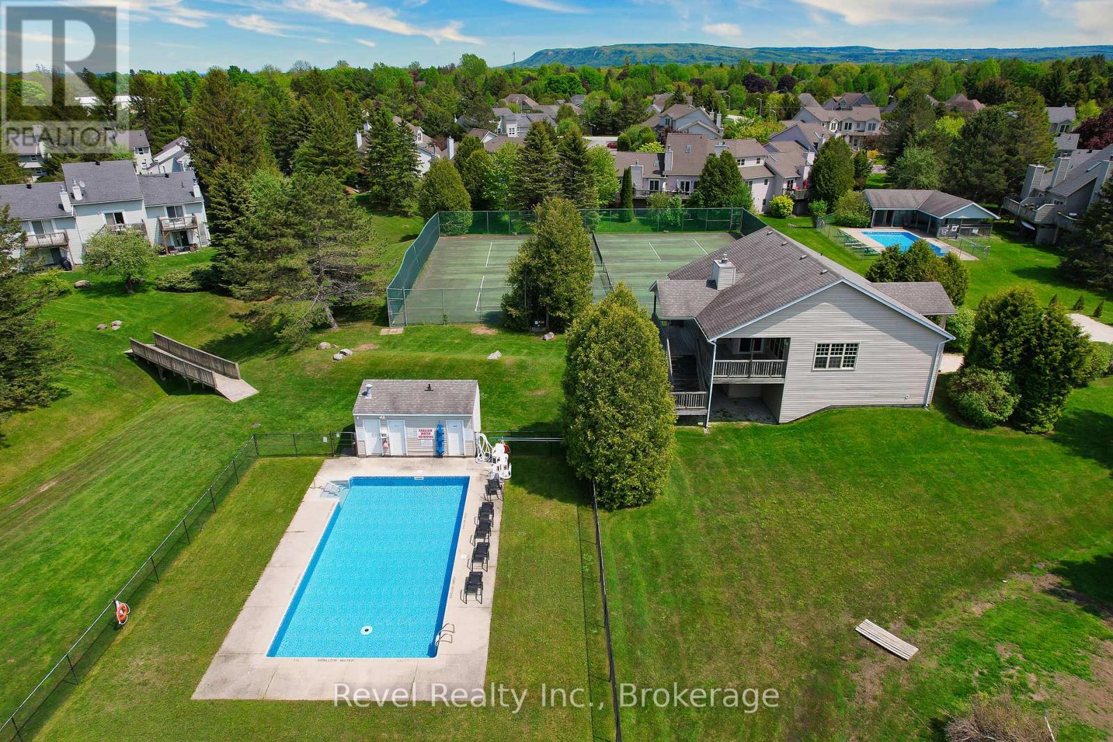 19 - 110 Napier Street W, Blue Mountains, Ontario  N0H 2P0 - Photo 36 - X12067849