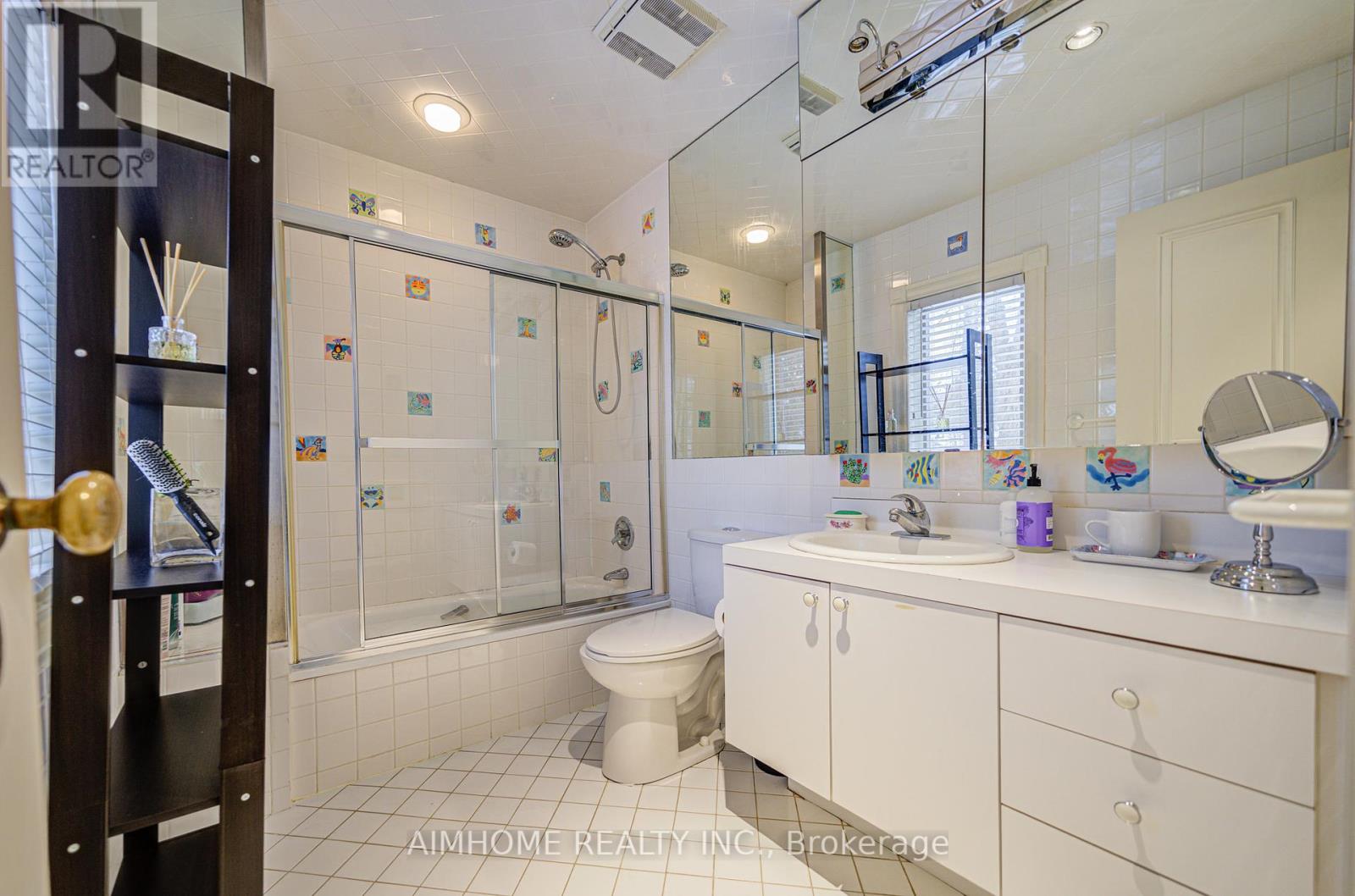 40 Donino Avenue, Toronto, Ontario  M4N 2W7 - Photo 24 - C12041767