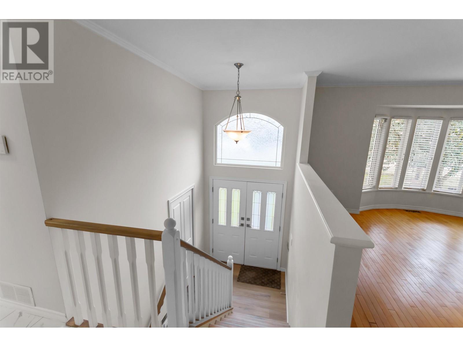 668 Macintosh Street, Coquitlam, British Columbia  V3J 4Y5 - Photo 3 - R2987071