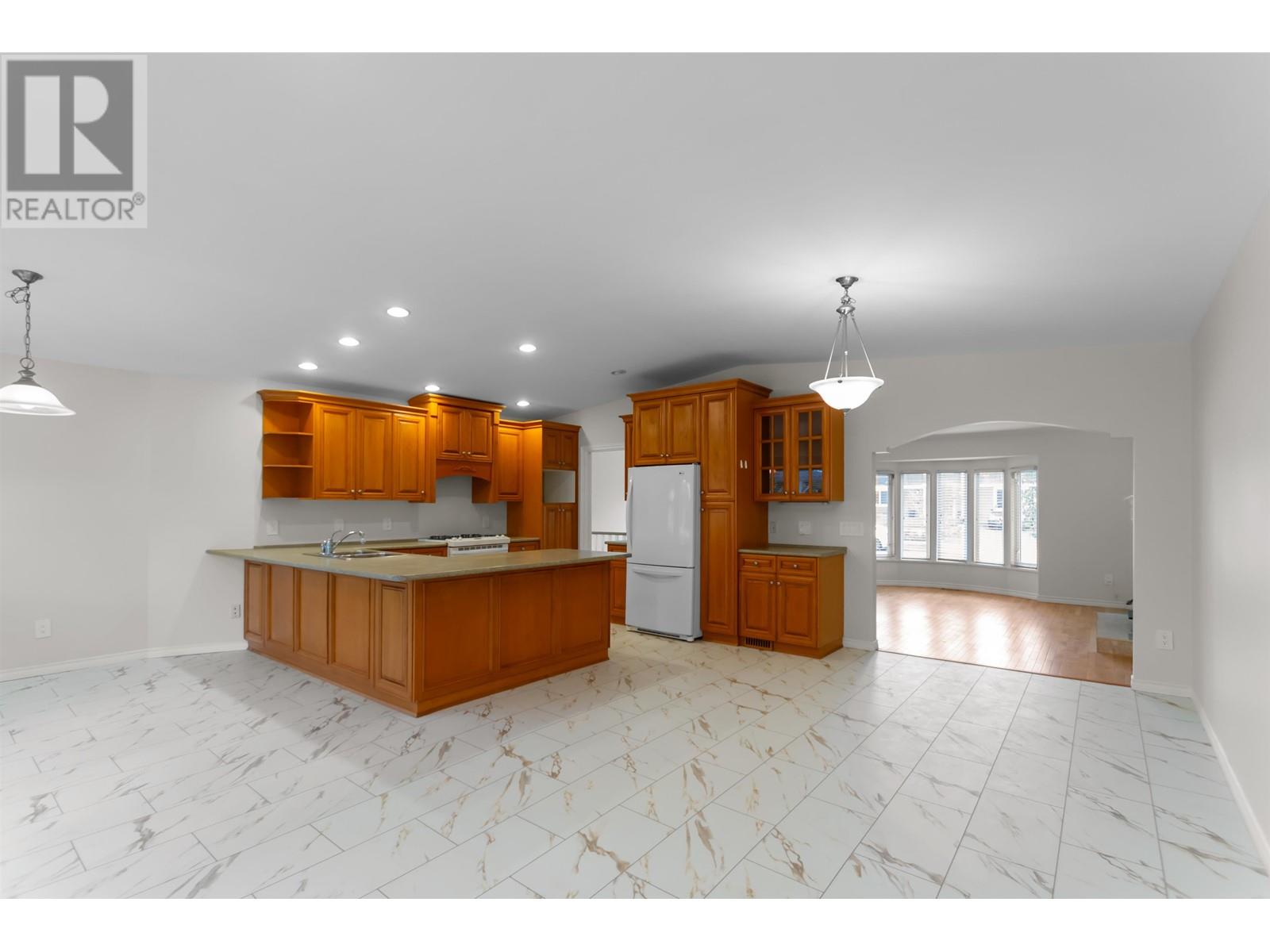 668 Macintosh Street, Coquitlam, British Columbia  V3J 4Y5 - Photo 10 - R2987071