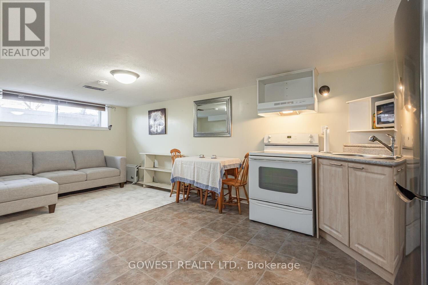 Bsmt - 51 Hilldowntree Road, Toronto, Ontario  M9A 2Z7 - Photo 10 - W12067840