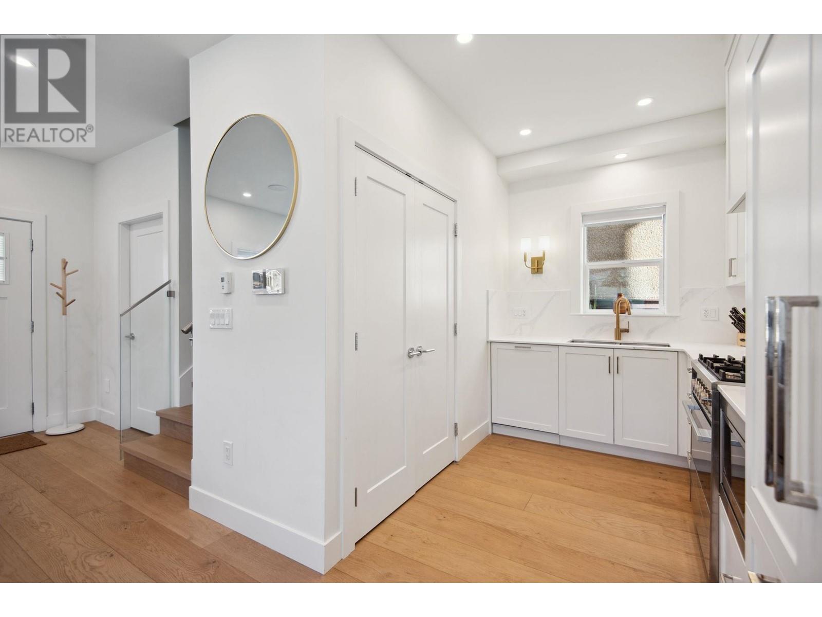 2504 Napier Street, Vancouver, British Columbia  V5K 2W5 - Photo 8 - R2962955