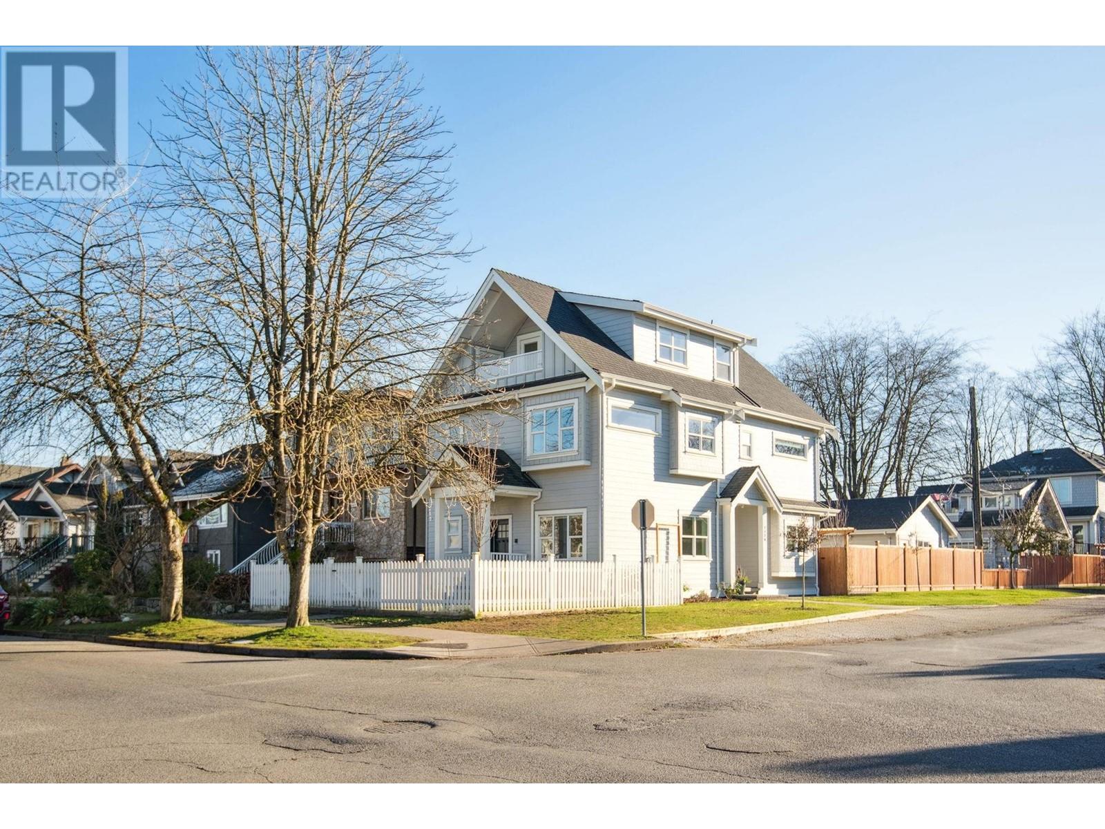 2504 NAPIER STREET, vancouver, British Columbia