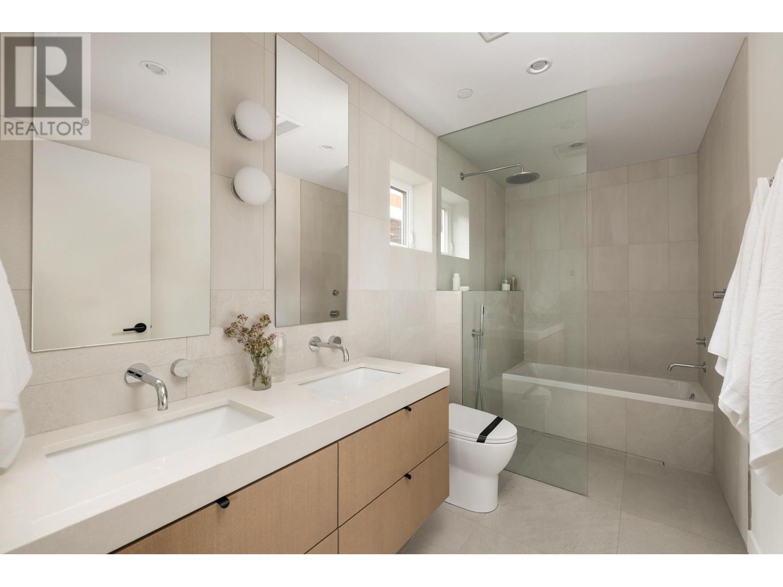 1 526 E 30th Avenue, Vancouver, British Columbia  V5V 2V6 - Photo 11 - R2987258