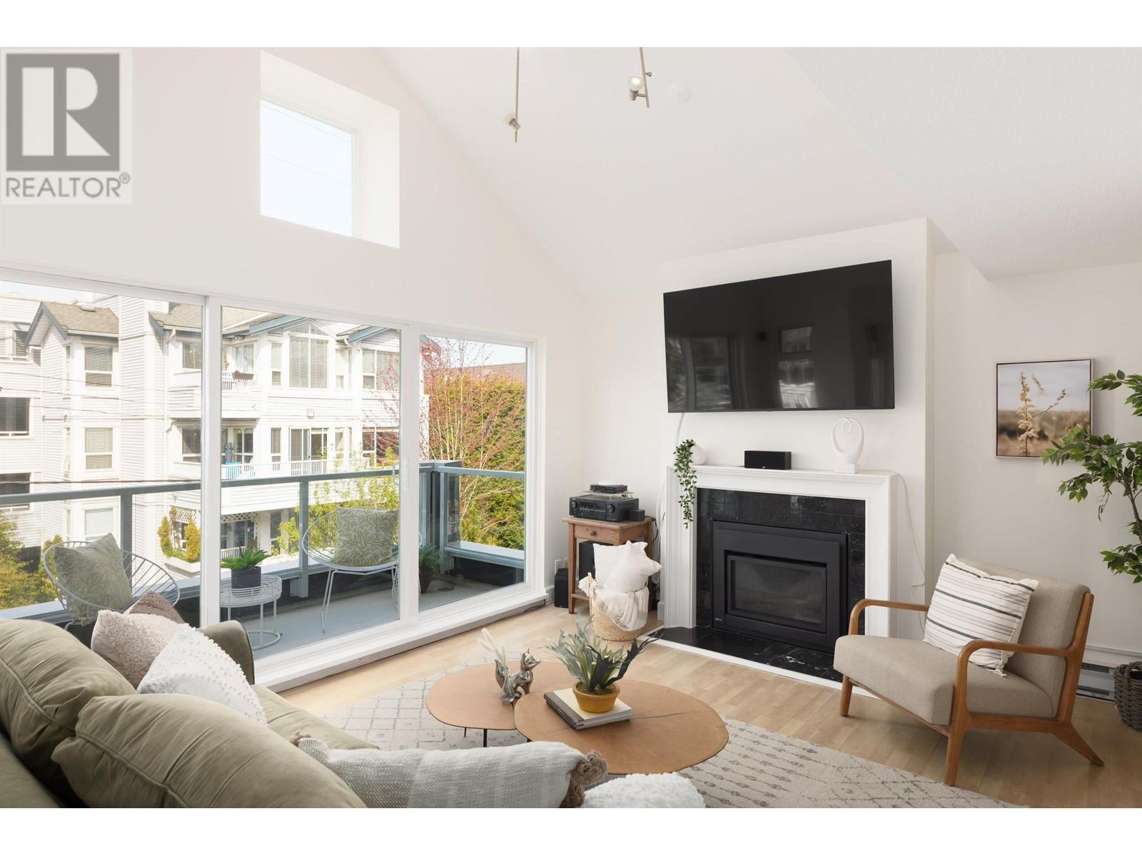 302 865 W 15th Avenue, Vancouver, British Columbia  V5Z 1R8 - Photo 3 - R2987333