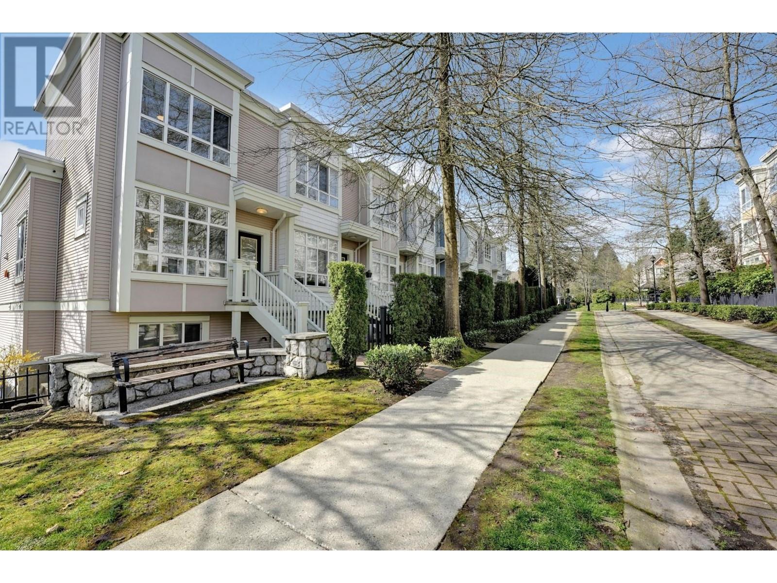 6736 Village Green, Burnaby, British Columbia  V5E 4K7 - Photo 1 - R2987377