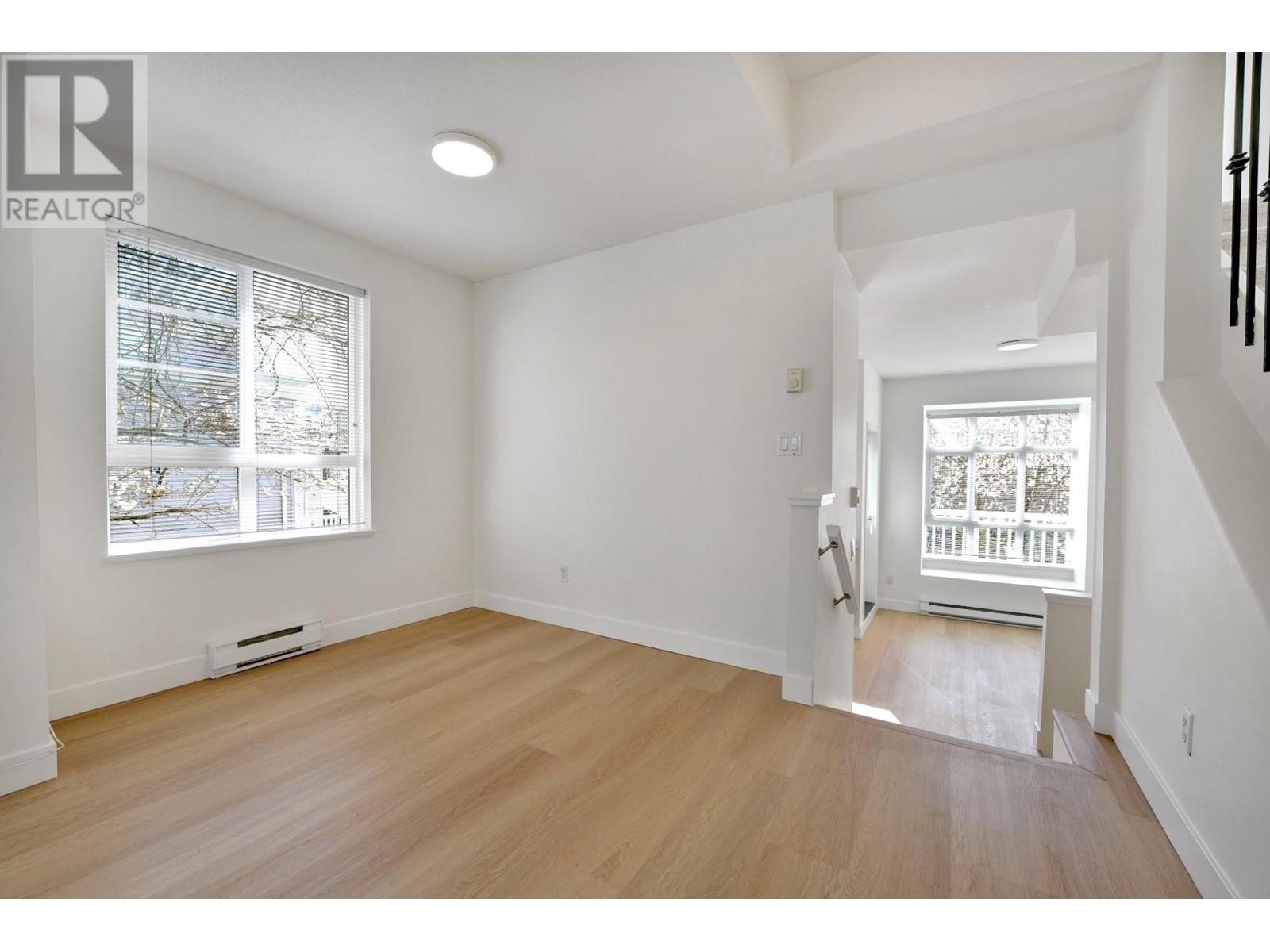 6736 Village Green, Burnaby, British Columbia  V5E 4K7 - Photo 5 - R2987377