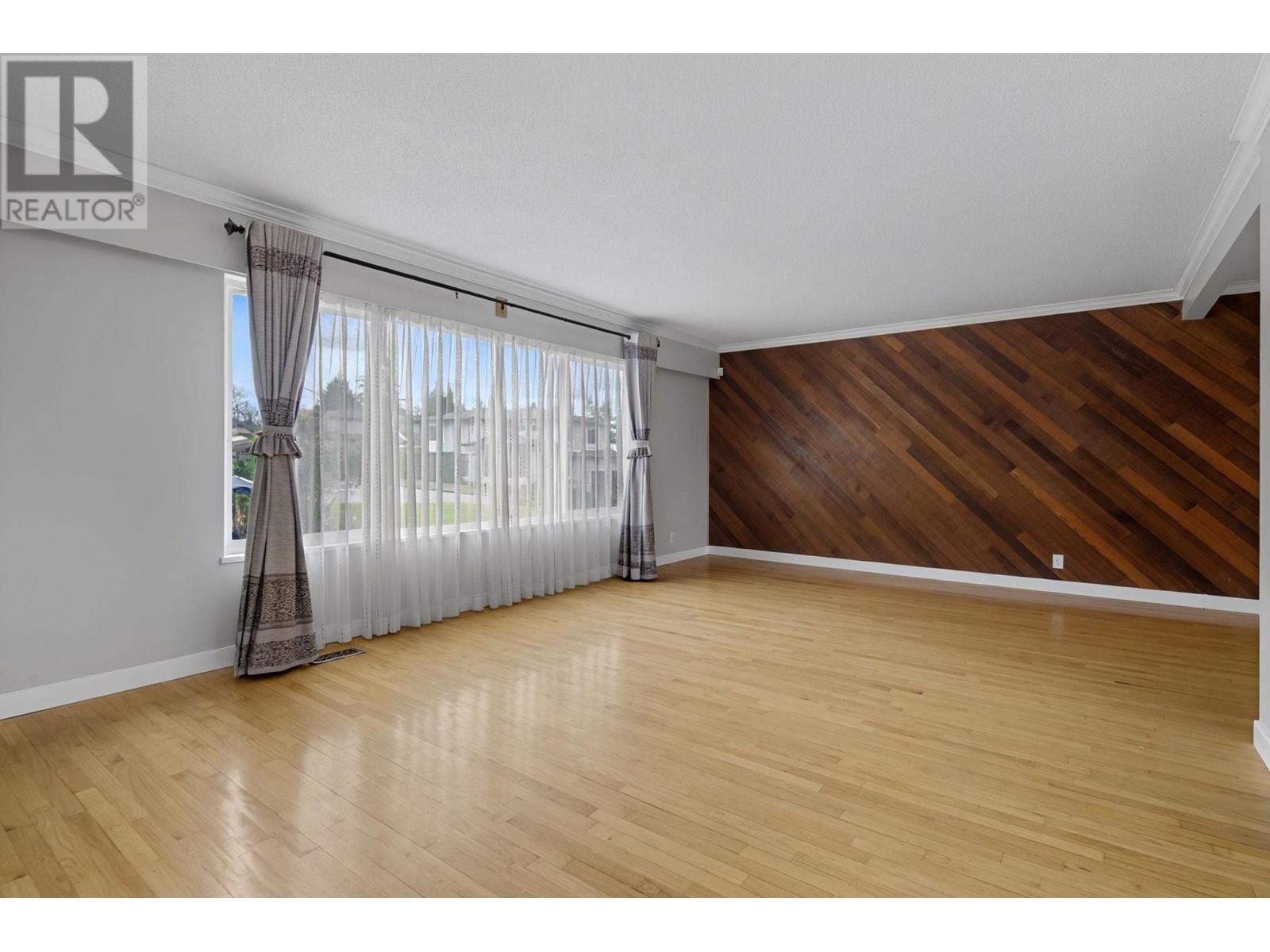 2291 Dorman Drive, Burnaby, British Columbia  V5A 2V3 - Photo 2 - R2987350