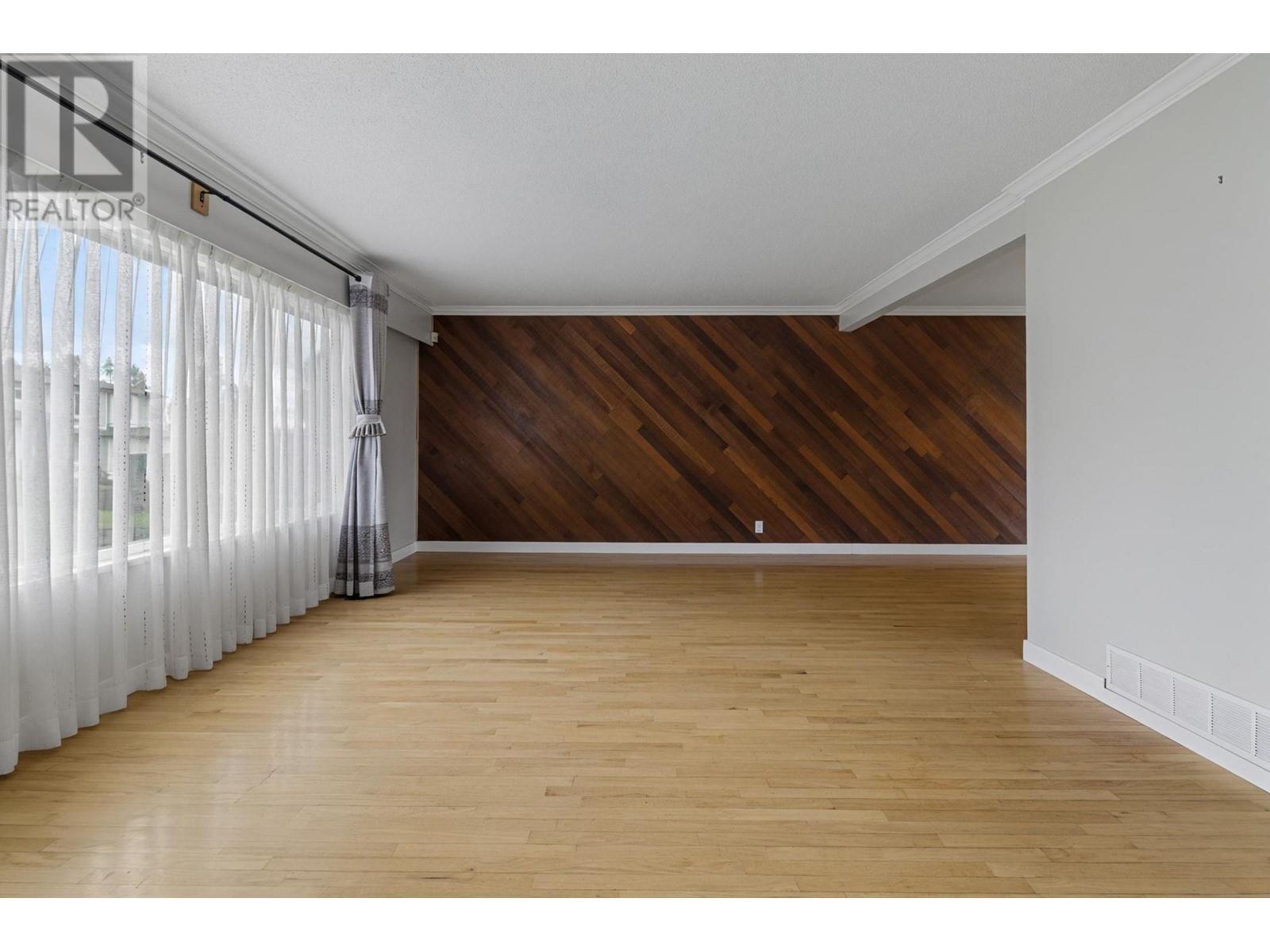 2291 Dorman Drive, Burnaby, British Columbia  V5A 2V3 - Photo 3 - R2987350