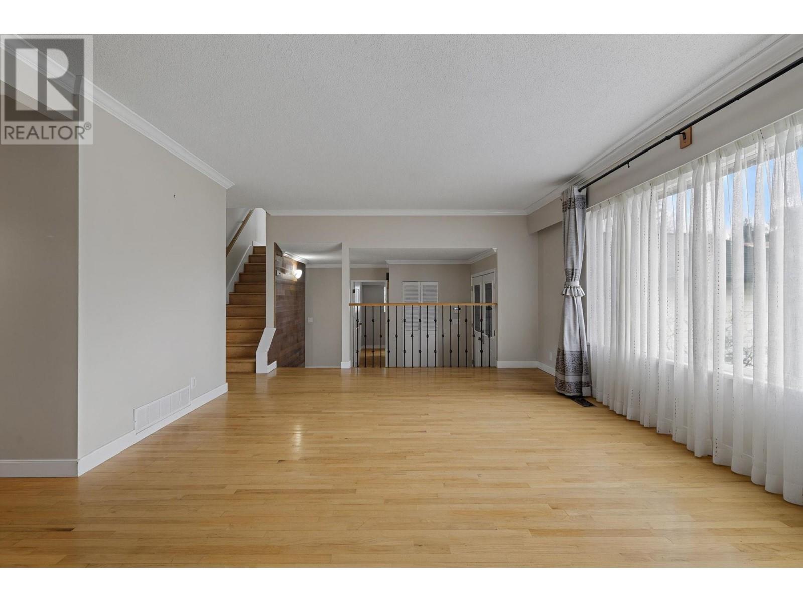 2291 Dorman Drive, Burnaby, British Columbia  V5A 2V3 - Photo 8 - R2987350