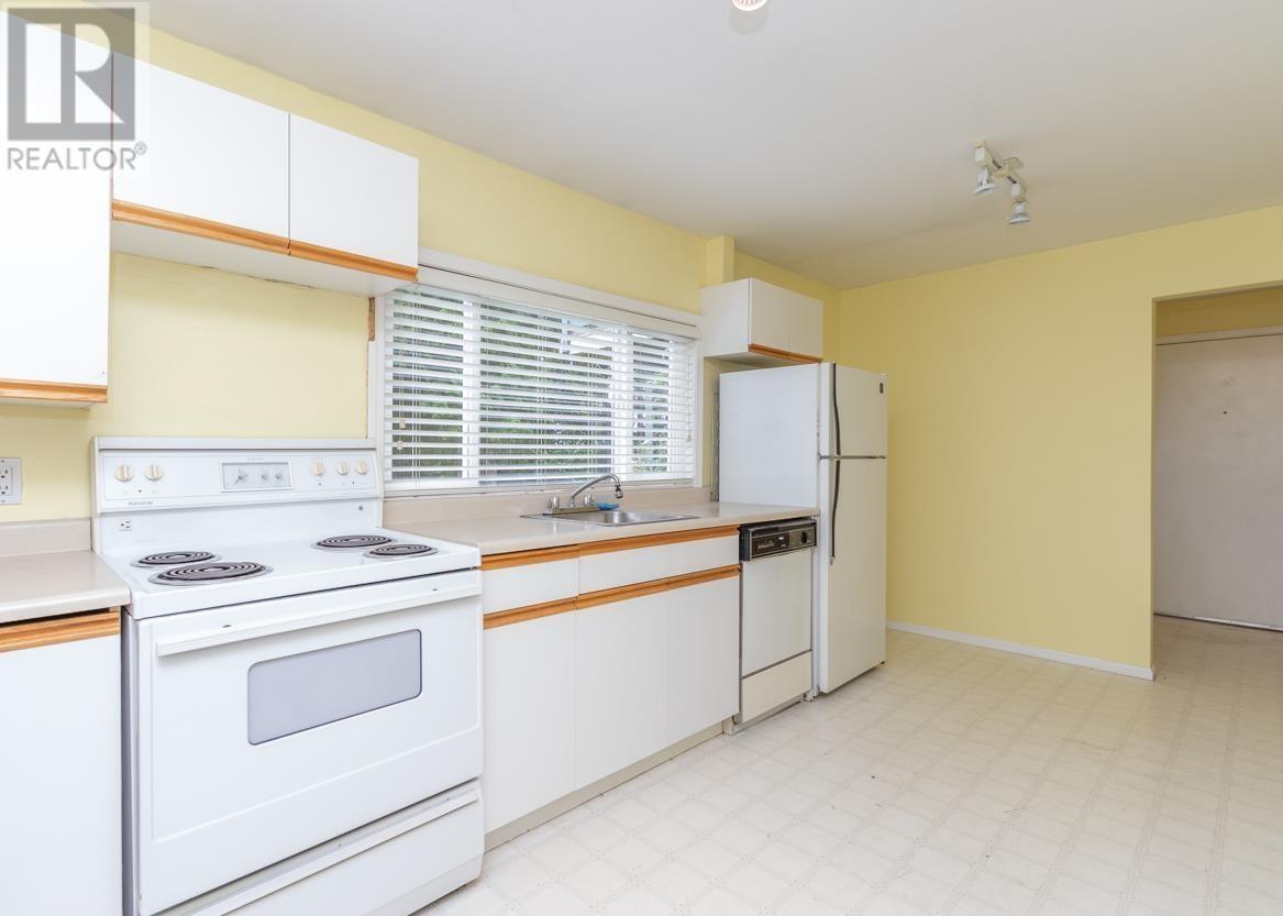 341 W 24th Street, North Vancouver, British Columbia  V7M 2C7 - Photo 13 - R2987372
