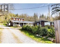 2470 Sunshine Coast Highway, Roberts Creek, Ca
