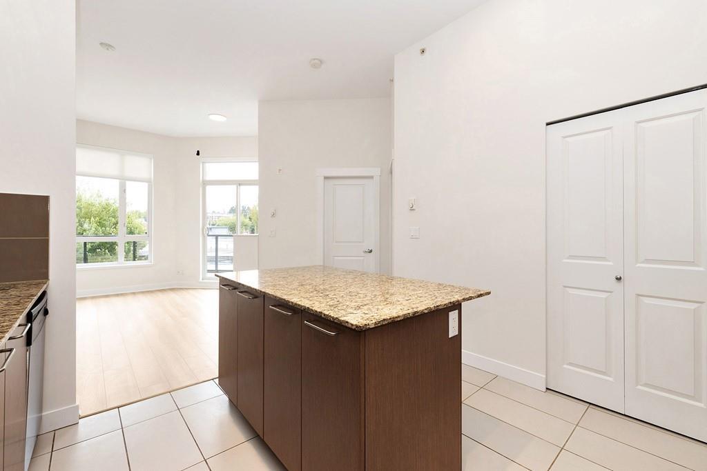 403 10822 City Parkway, Surrey, British Columbia  V3T 5X9 - Photo 15 - R2987215