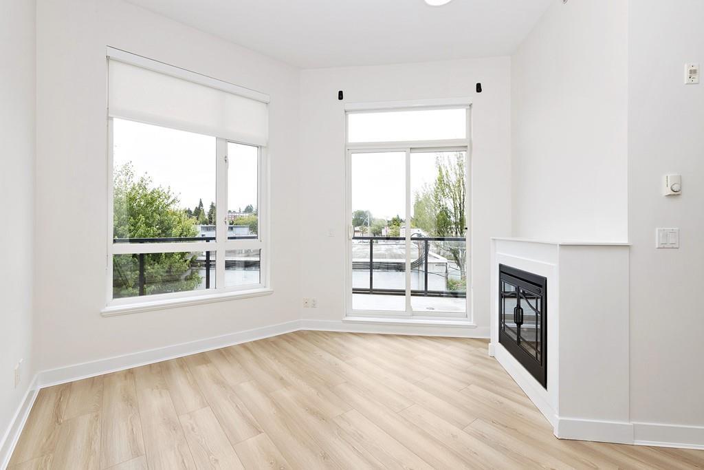 403 10822 City Parkway, Surrey, British Columbia  V3T 5X9 - Photo 3 - R2987215