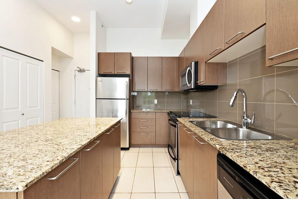 403 10822 City Parkway, Surrey, British Columbia  V3T 5X9 - Photo 11 - R2987215