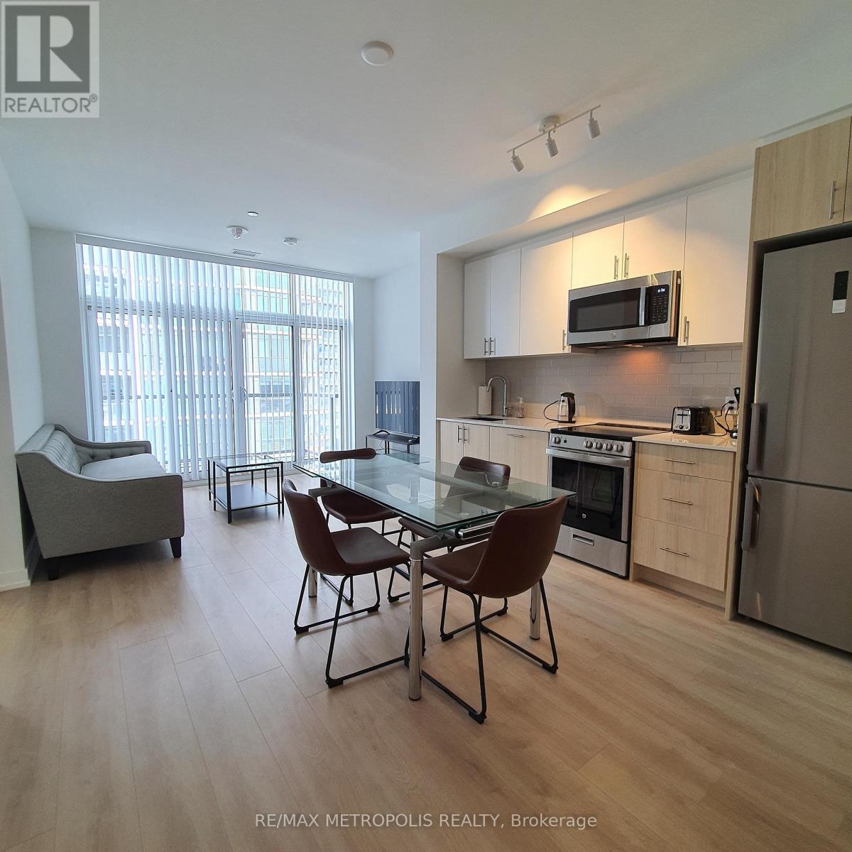 807 - 1195 THE QUEENSWAY, Toronto, Ontario