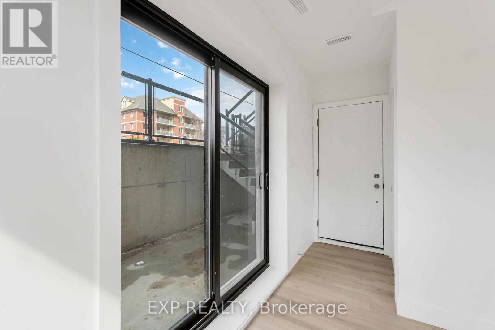 106 - 7277 Wilson Crescent, Niagara Falls, Ontario  L2G 4R8 - Photo 11 - X12067899