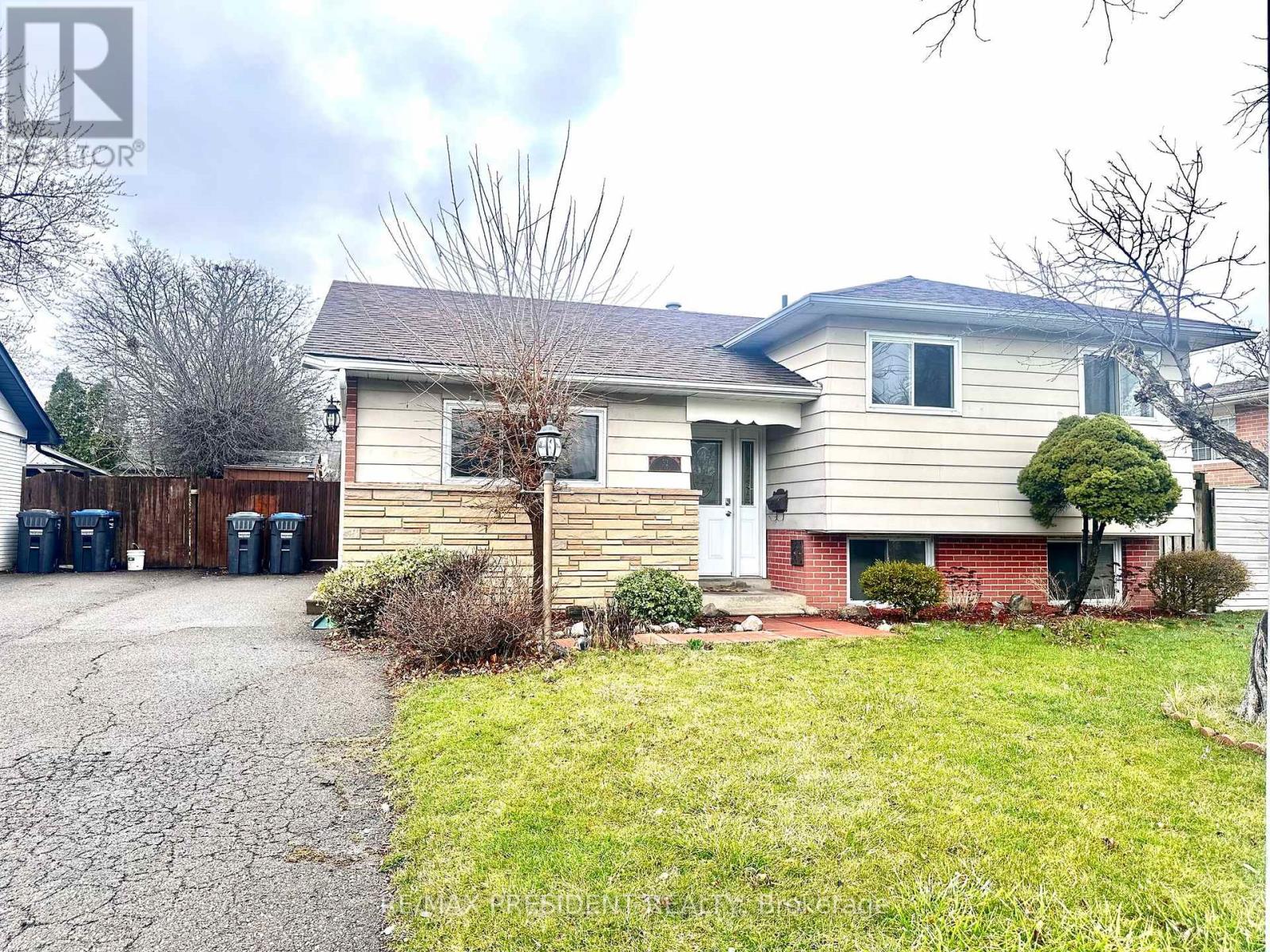 52 FLOWERTOWN AVENUE, Brampton, Ontario
