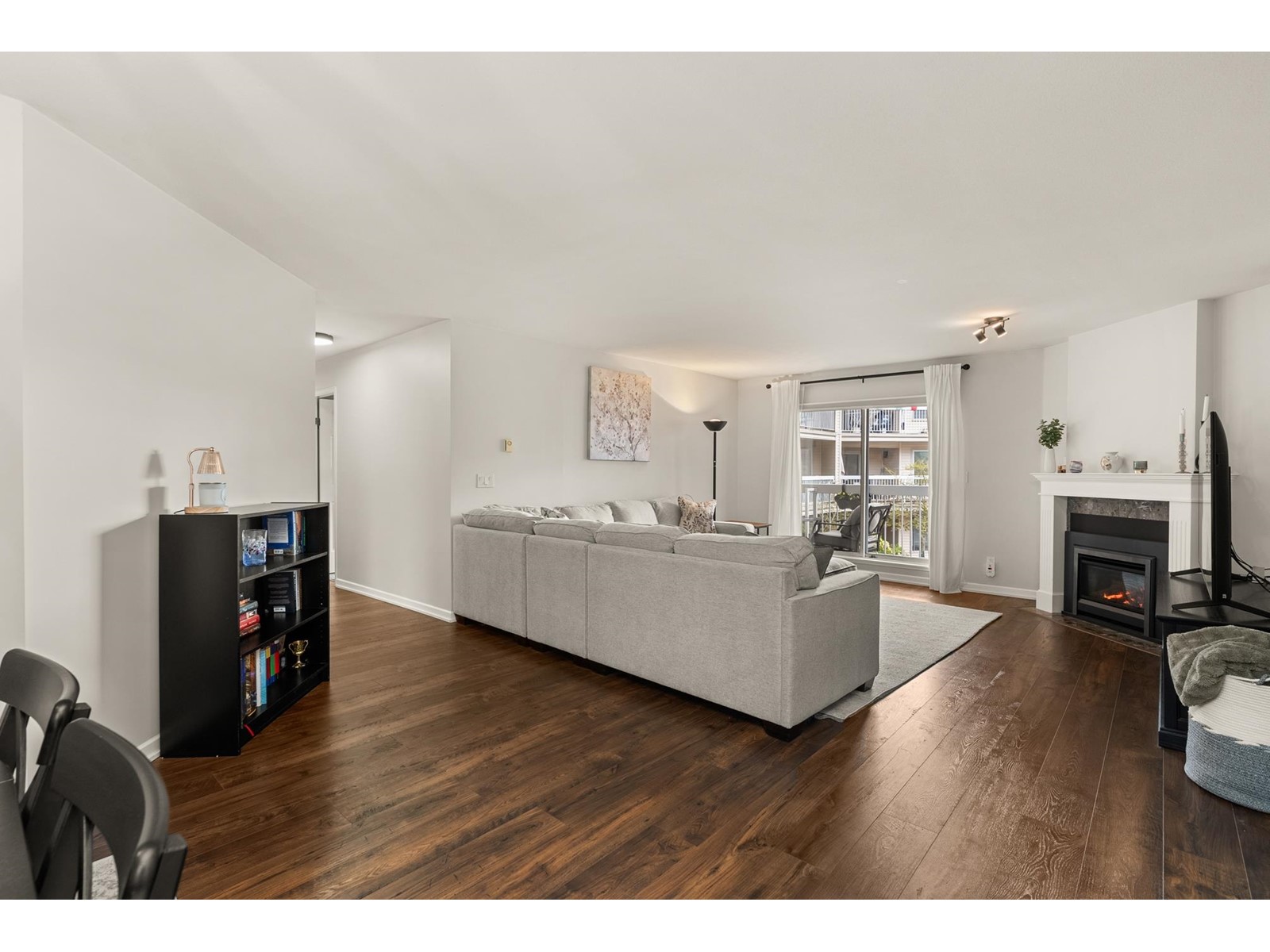 201 9299 121 Street, Surrey, British Columbia  V3V 7X8 - Photo 3 - R2986972