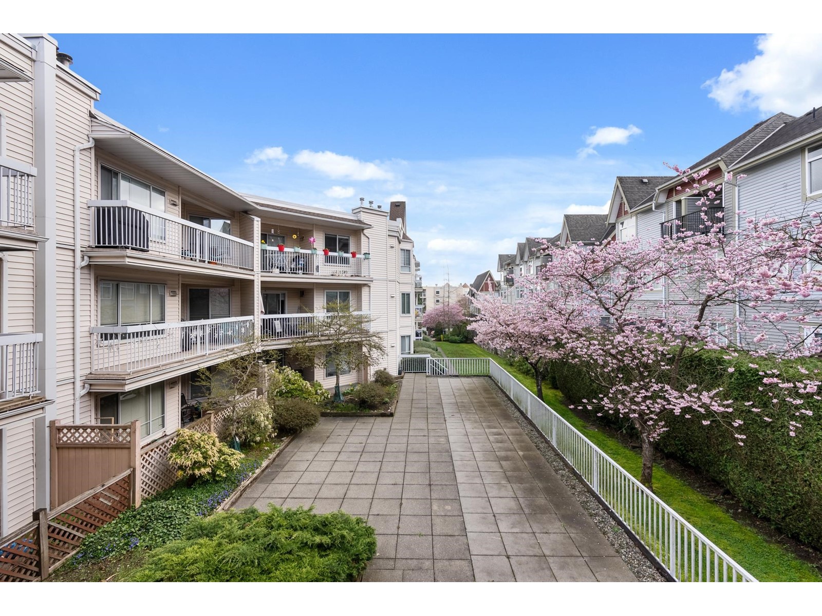 201 9299 121 Street, Surrey, British Columbia  V3V 7X8 - Photo 39 - R2986972