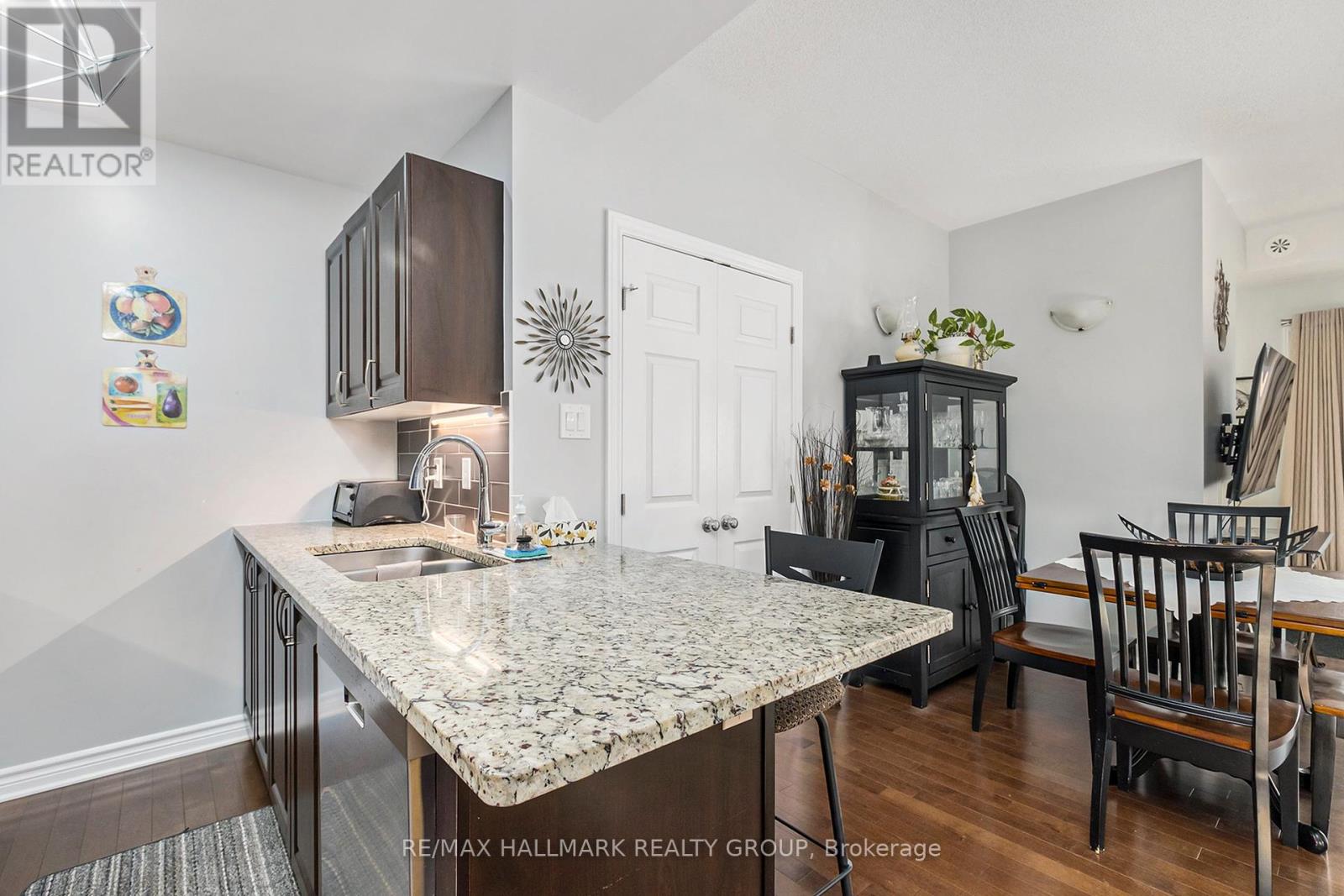 I - 362 Wood Acres Grove, Ottawa, Ontario  K1T 0M7 - Photo 5 - X12067929