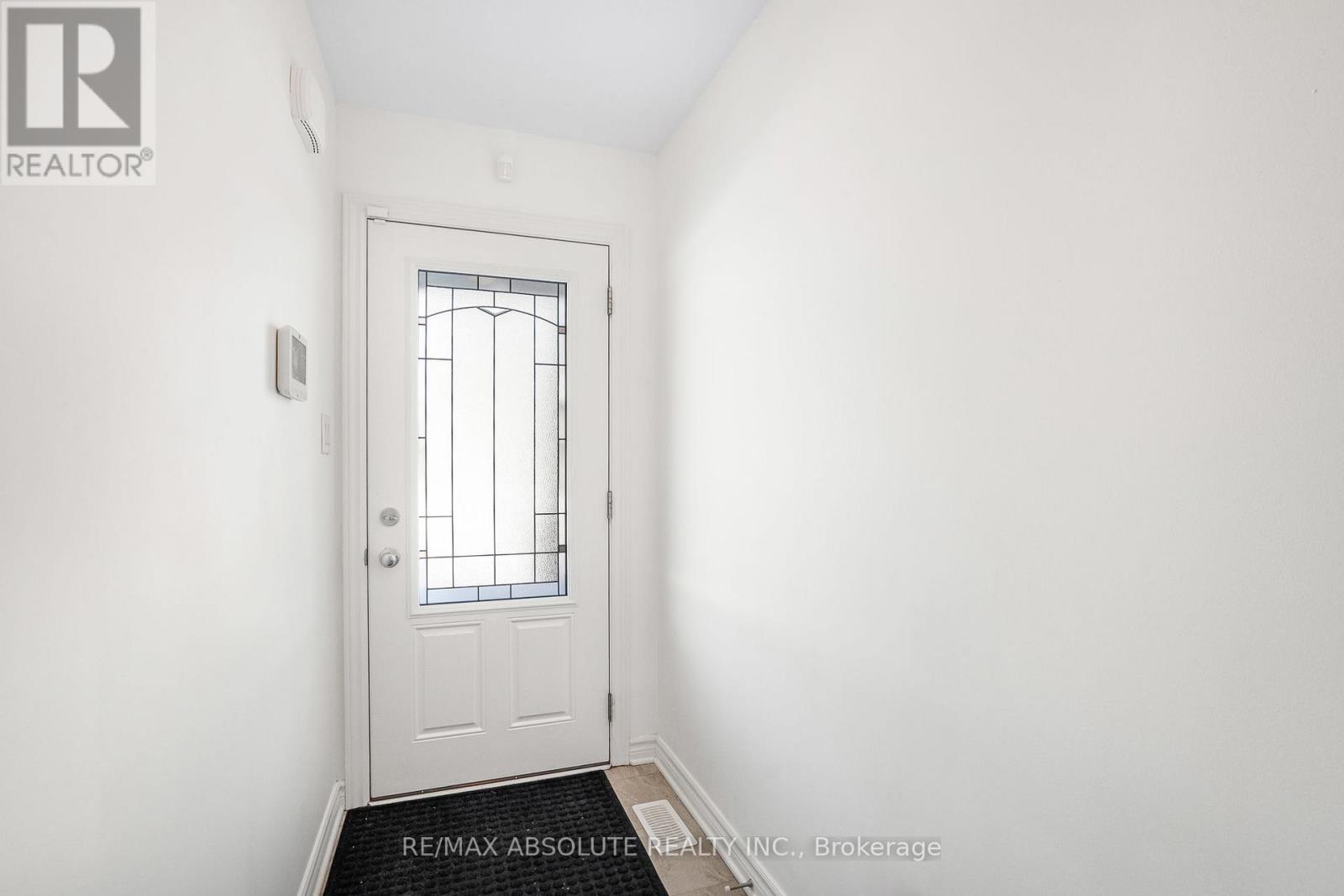 Property at 625 ROBERT STREET image 3