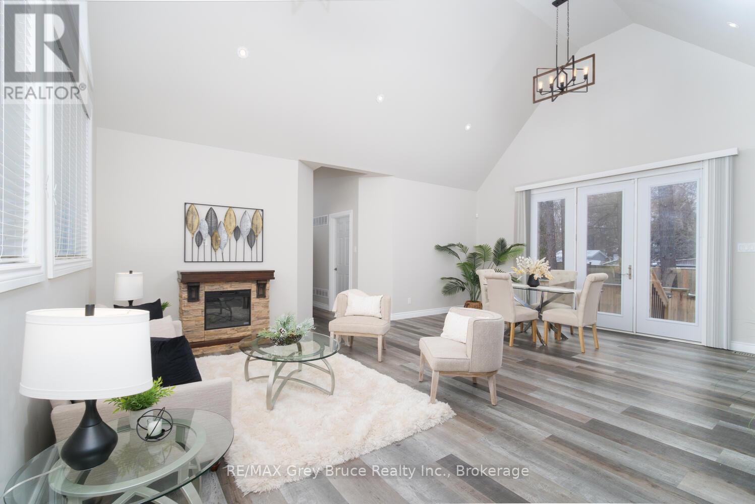 635 18th Street E, Owen Sound, Ontario  N4K 2J5 - Photo 4 - X11909353