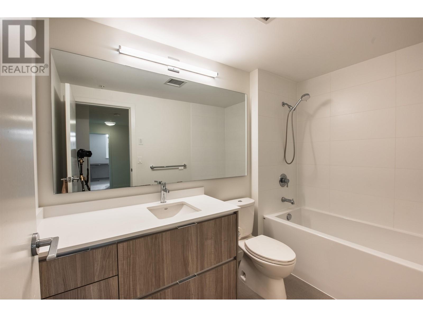 8966 University Crescent, Burnaby, British Columbia  V5A 0E7 - Photo 16 - R2987195