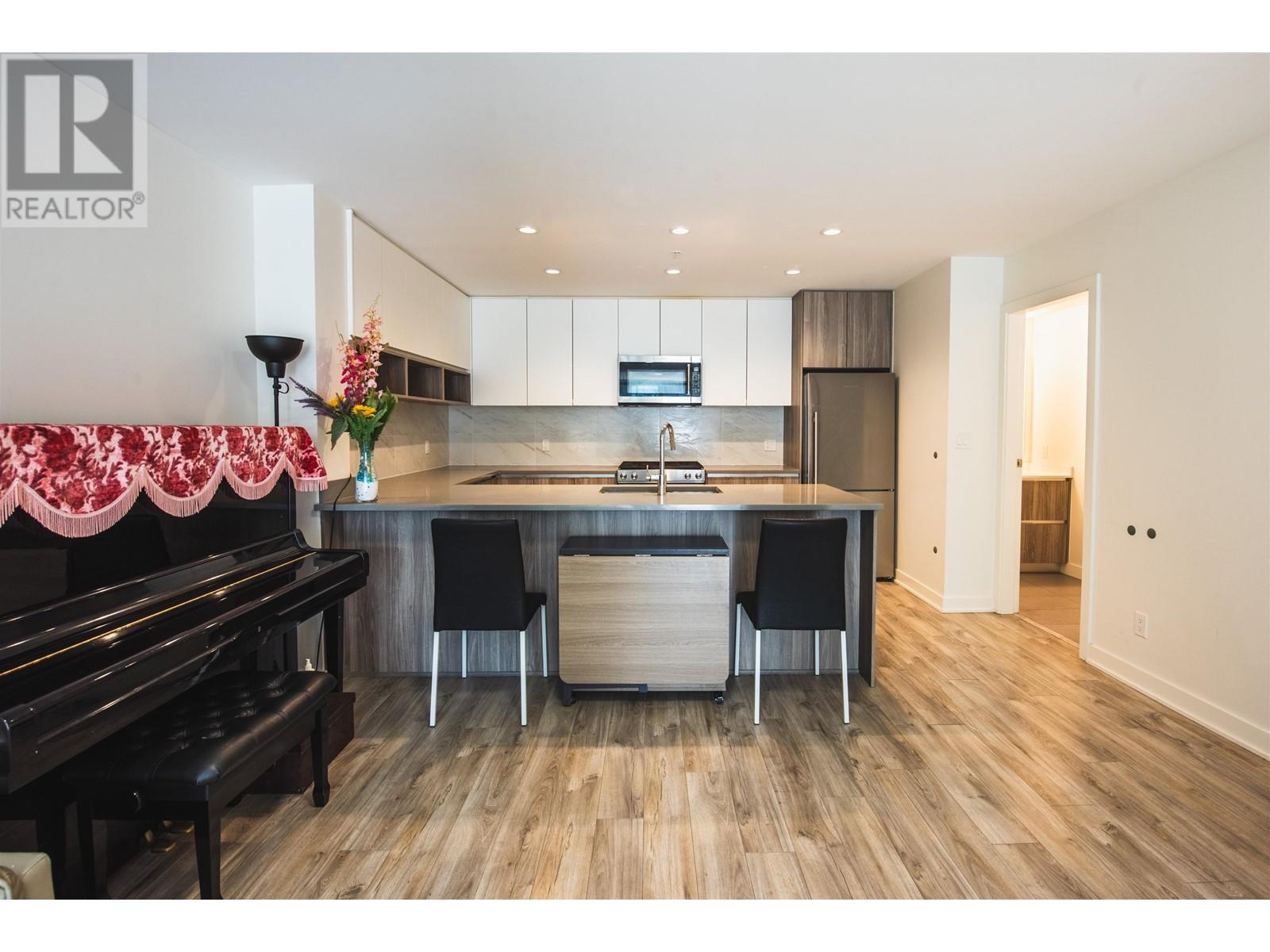 8966 University Crescent, Burnaby, British Columbia  V5A 0E7 - Photo 6 - R2987195
