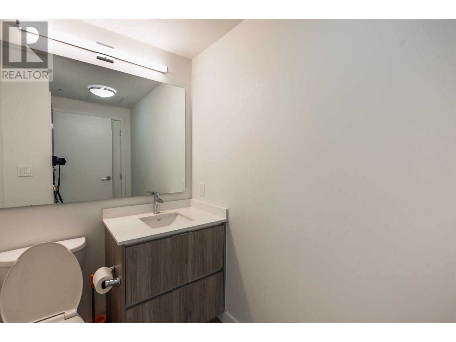 8966 University Crescent, Burnaby, British Columbia  V5A 0E7 - Photo 15 - R2987195