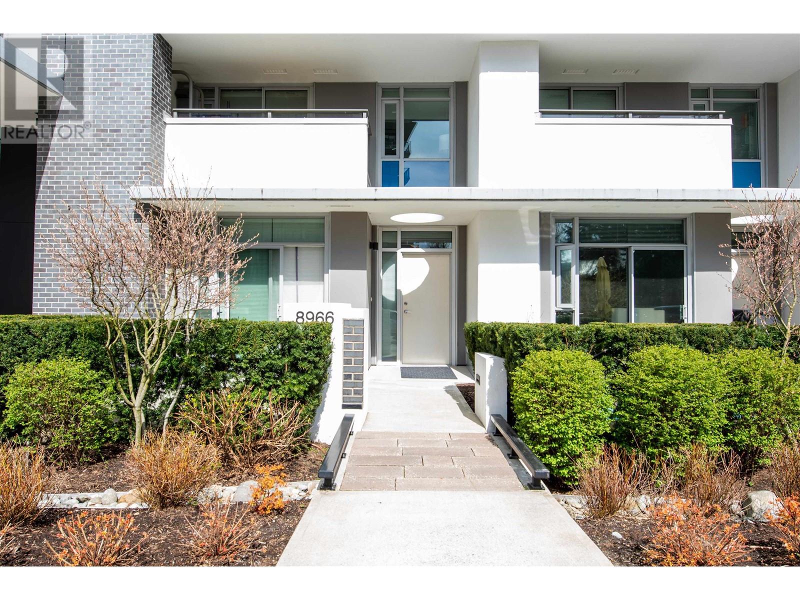 8966 University Crescent, Burnaby, British Columbia  V5A 0E7 - Photo 2 - R2987195