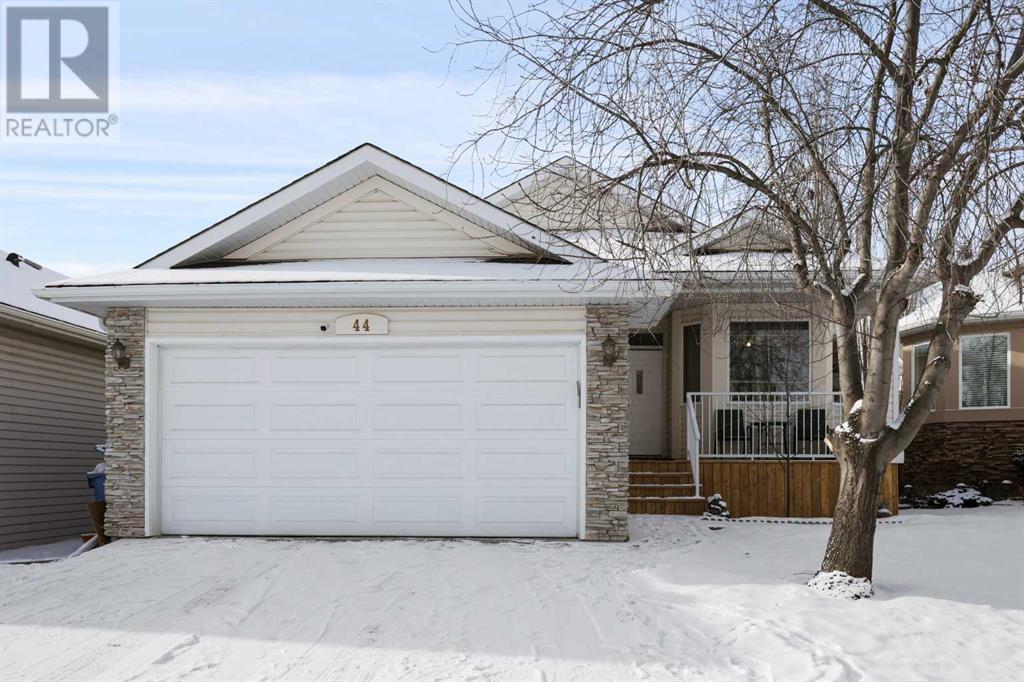 Property at 44 Sierra Nevada Rise image 3