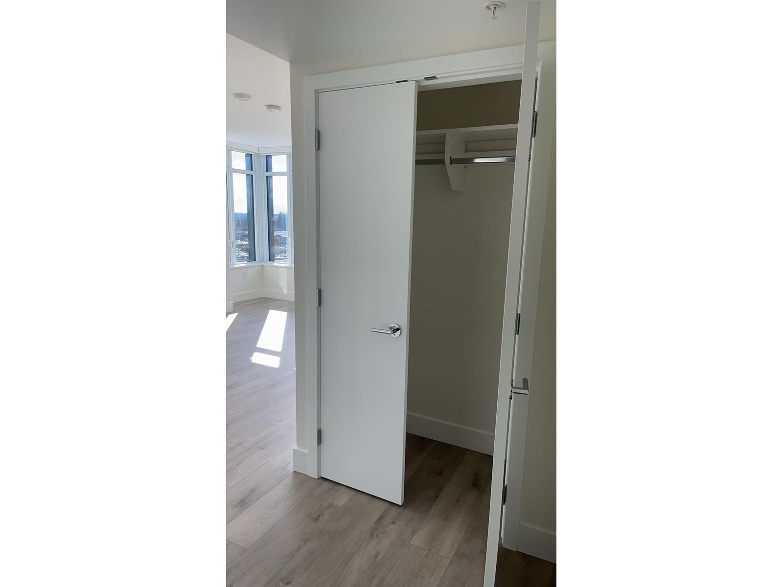 1204 10428 Whalley Boulevard, Surrey, British Columbia  V3T 0W2 - Photo 9 - R2983067