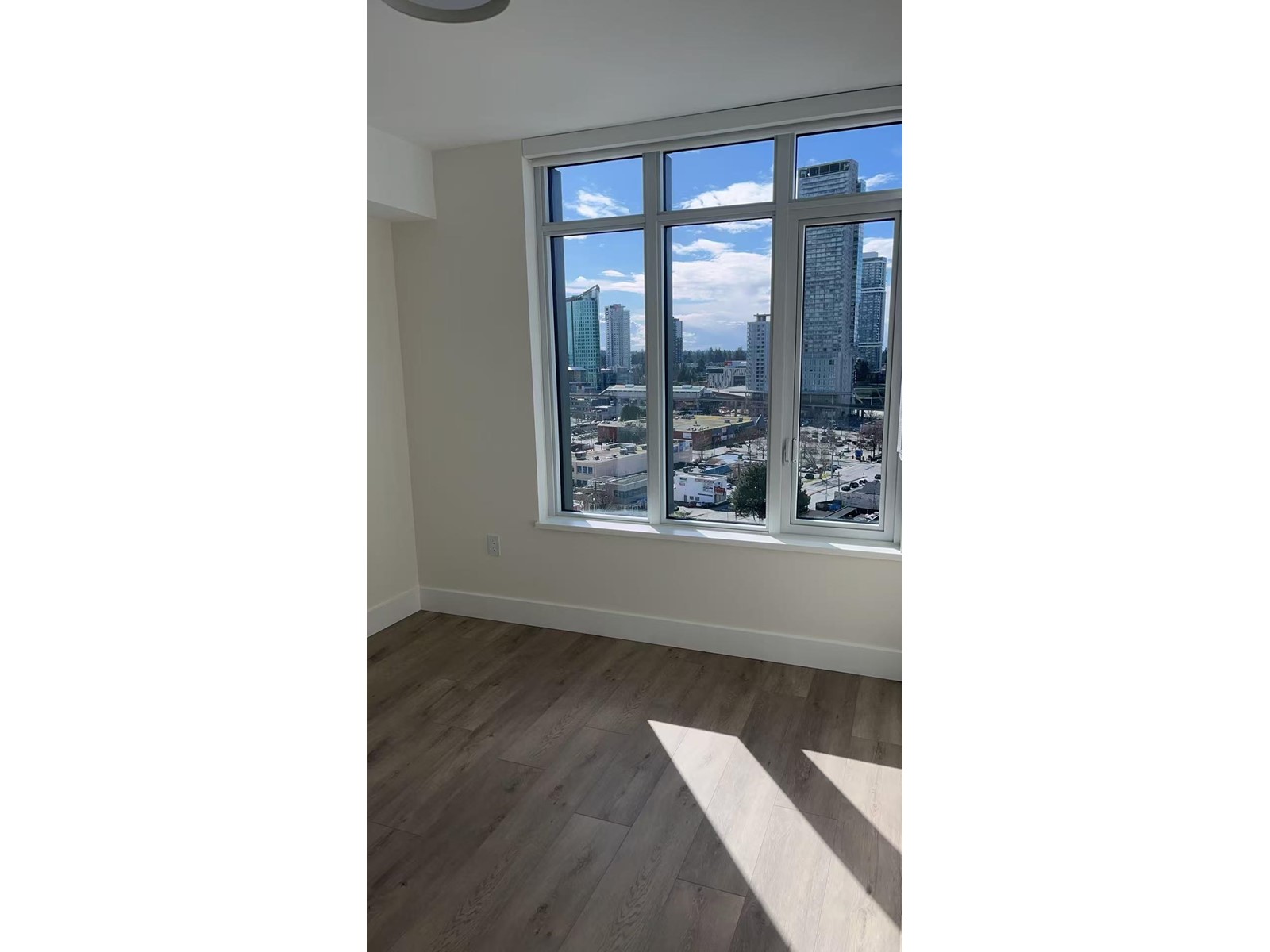 1204 10428 Whalley Boulevard, Surrey, British Columbia  V3T 0W2 - Photo 11 - R2983067