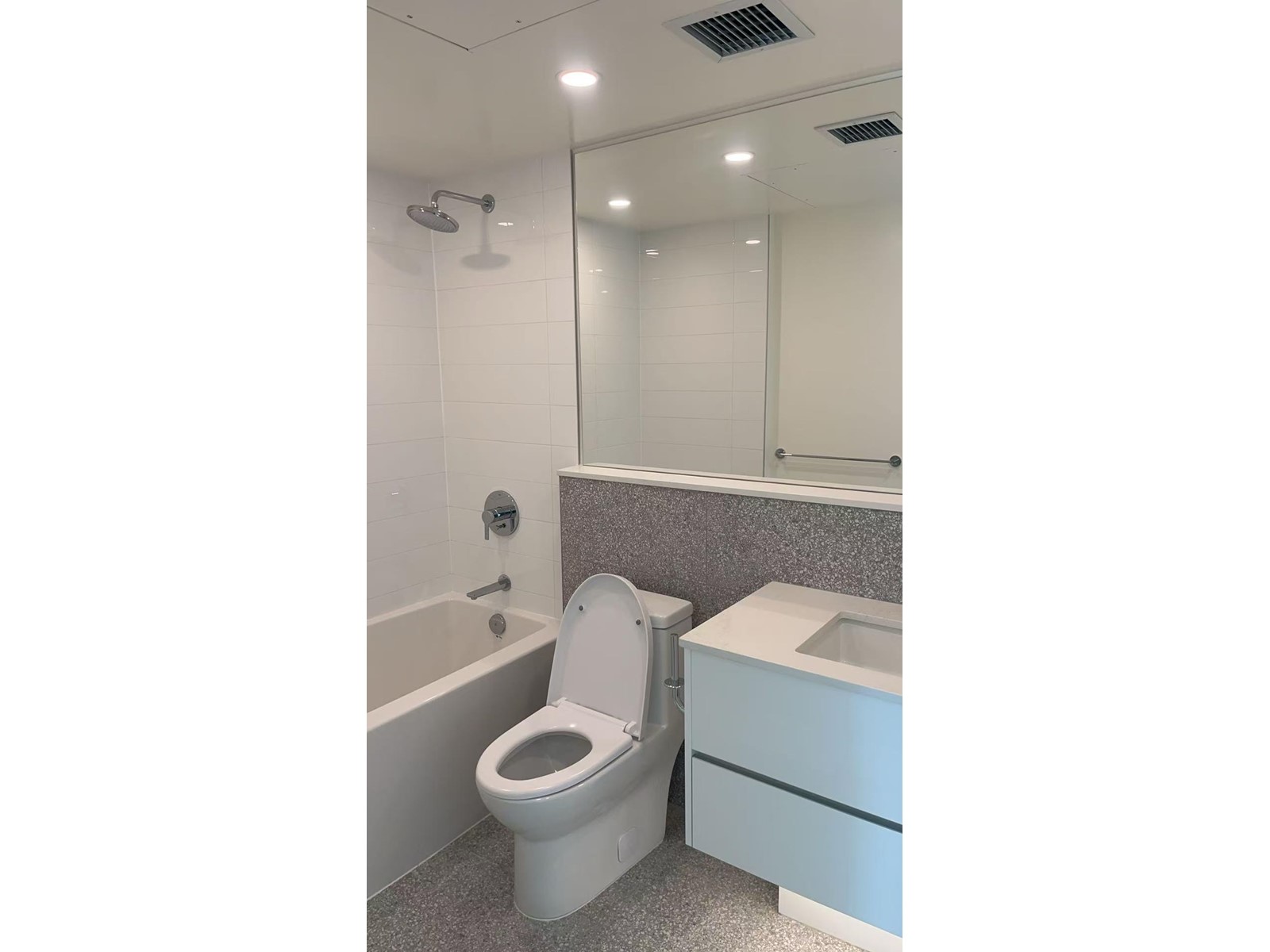 1204 10428 Whalley Boulevard, Surrey, British Columbia  V3T 0W2 - Photo 8 - R2983067