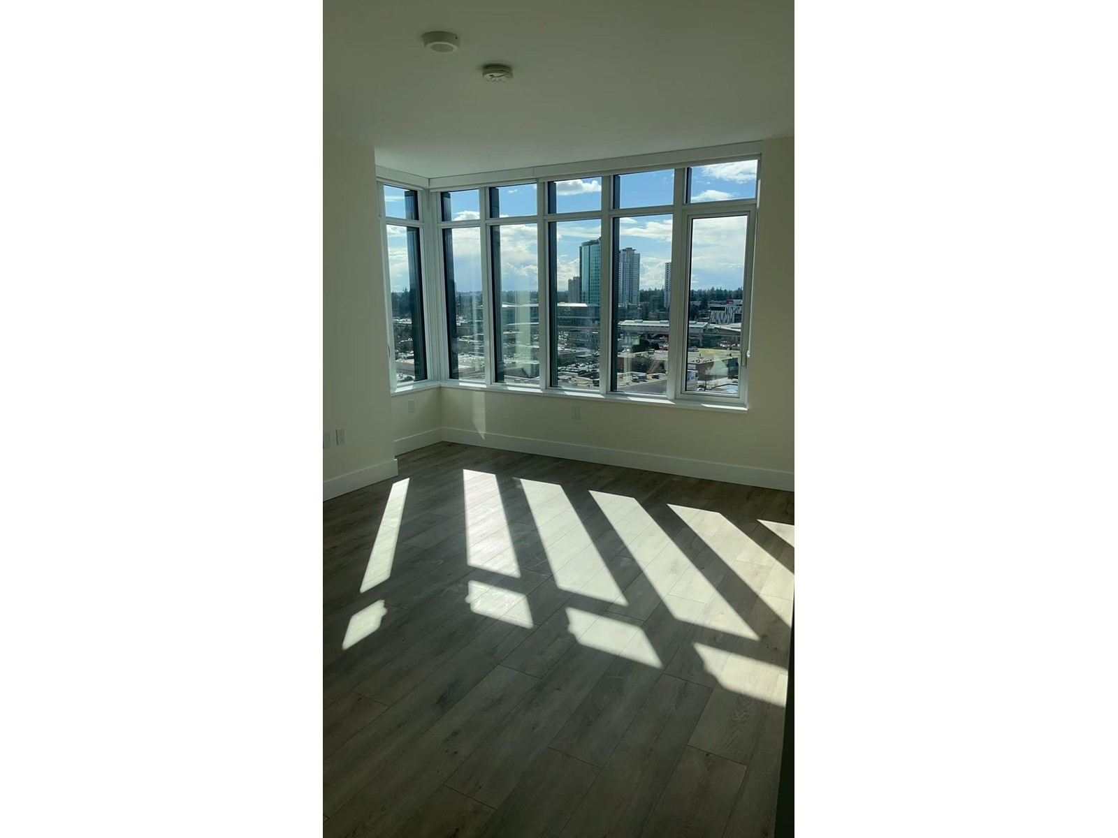 1204 10428 Whalley Boulevard, Surrey, British Columbia  V3T 0W2 - Photo 13 - R2983067