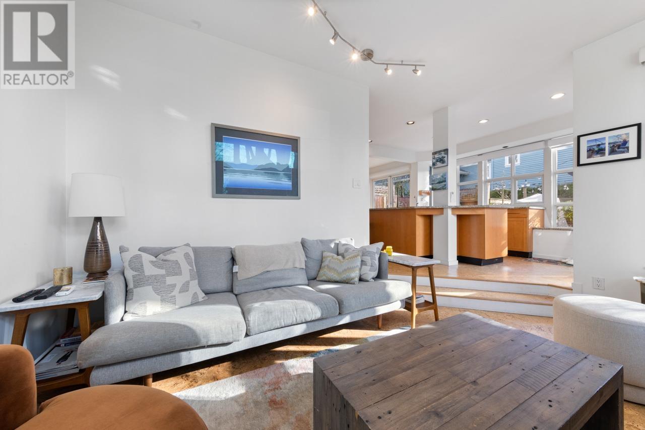 1915 E 7th Avenue, Vancouver, British Columbia  V5N 1S3 - Photo 4 - R2987394
