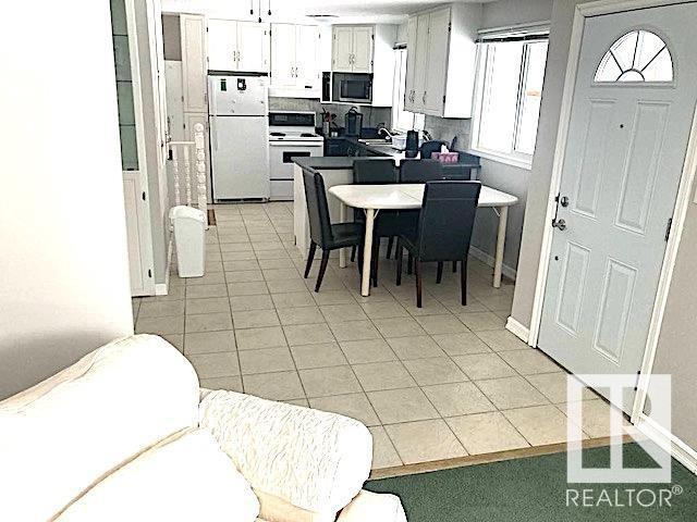Property at 6116 50 Ave image 3