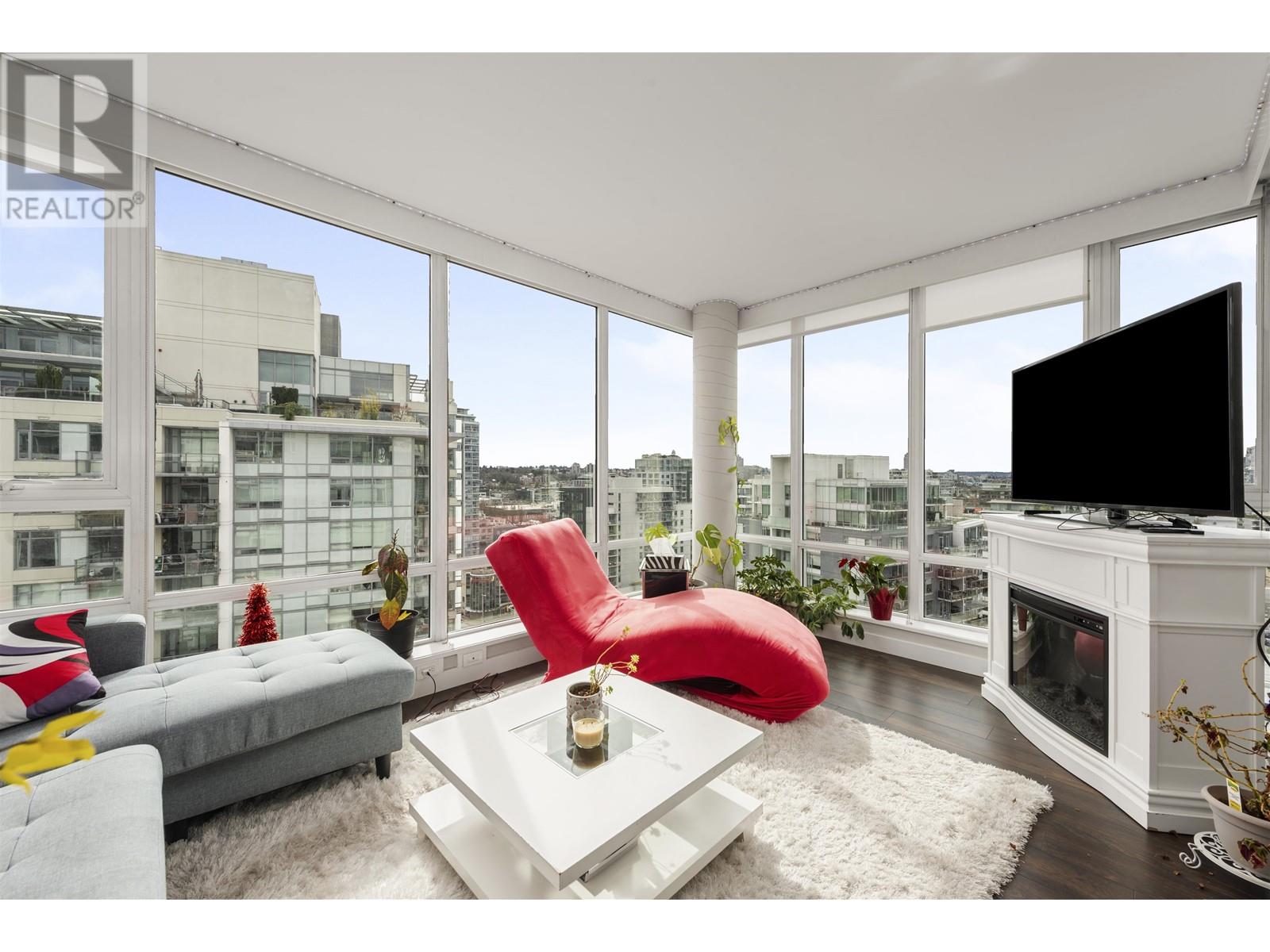 2002 1618 QUEBEC STREET, Vancouver, British Columbia
