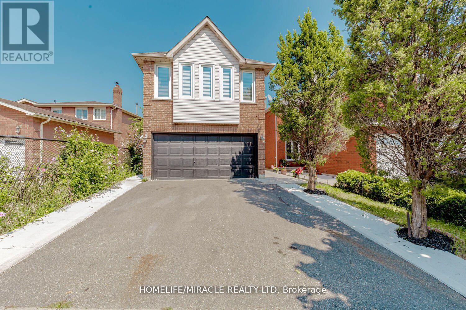44 Leatherhead Court, Brampton, Ontario  L6S 5E8 - Photo 1 - W12067965