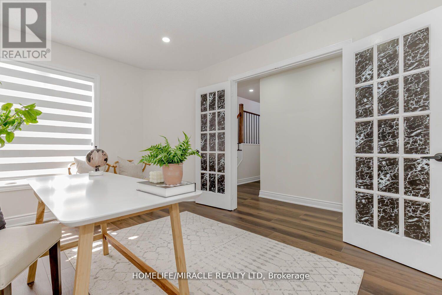 44 Leatherhead Court, Brampton, Ontario  L6S 5E8 - Photo 7 - W12067965