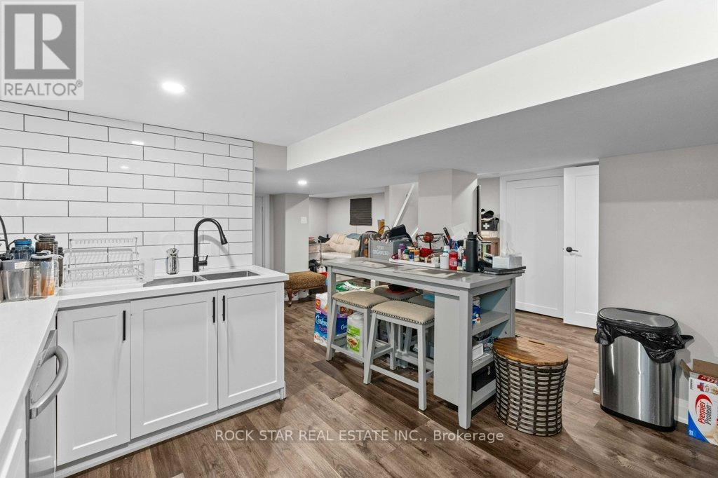 20 Holton Avenue S, Hamilton, Ontario  L8M 2L7 - Photo 10 - X12067968