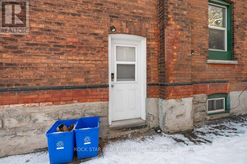 20 Holton Avenue S, Hamilton, Ontario  L8M 2L7 - Photo 15 - X12067968