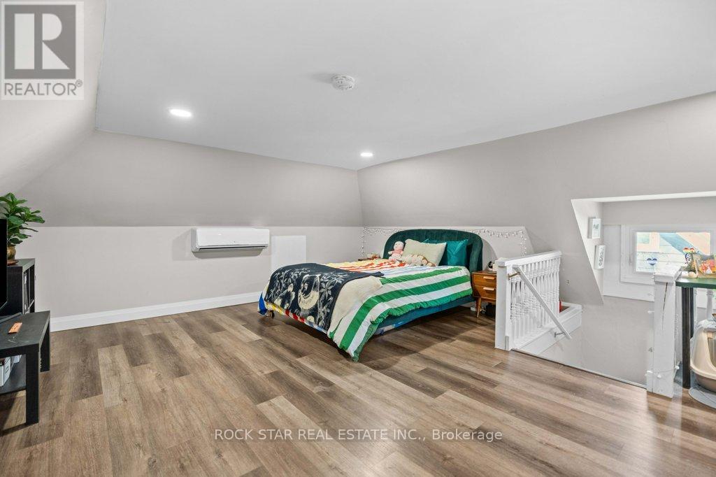 20 Holton Avenue S, Hamilton, Ontario  L8M 2L7 - Photo 17 - X12067968