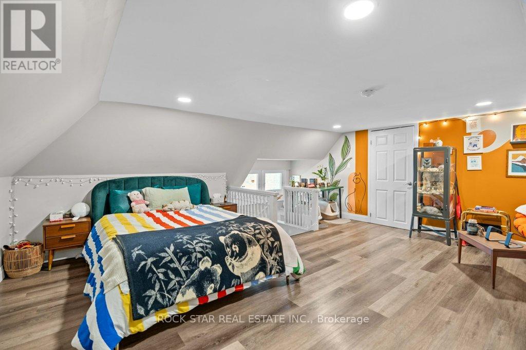 20 Holton Avenue S, Hamilton, Ontario  L8M 2L7 - Photo 18 - X12067968