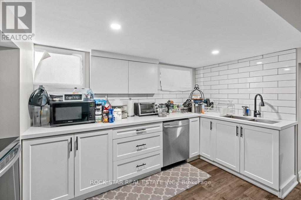 20 Holton Avenue S, Hamilton, Ontario  L8M 2L7 - Photo 9 - X12067968