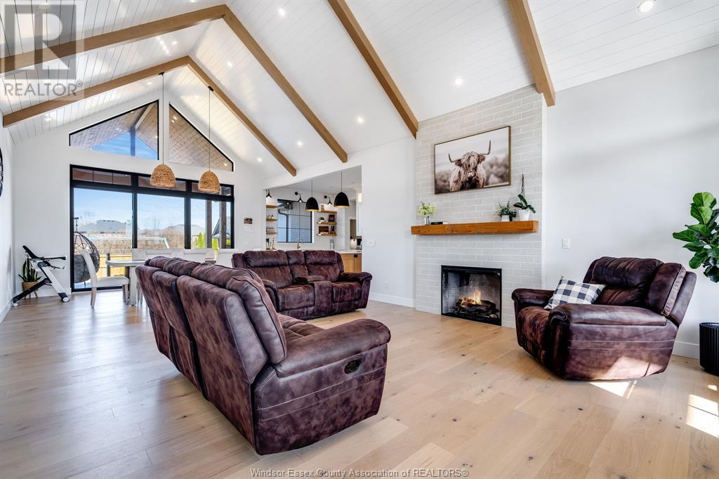 Property at 19 SUNNINGDALE image 3